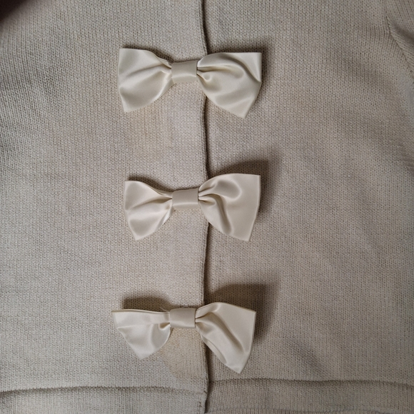 Vintage Corinne O'Hare Elegant Cream Cardigan with Bow Details Size: 10 - Picture 3 of 7